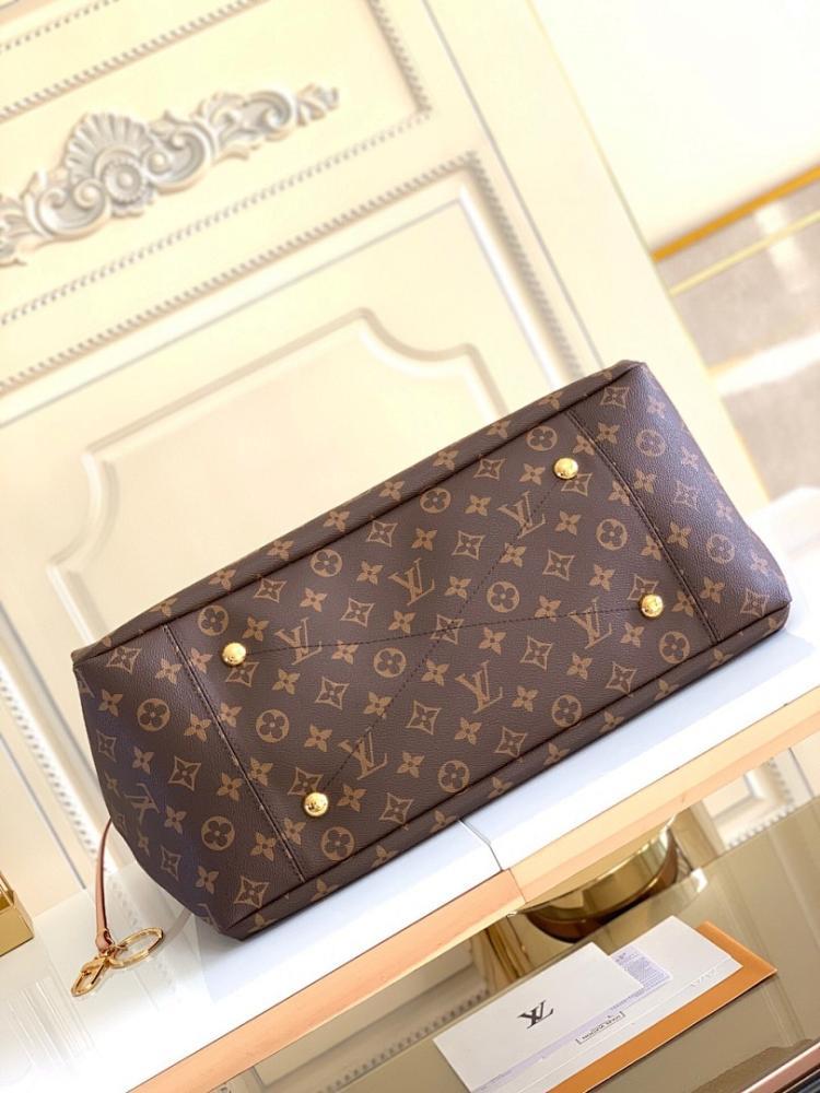 Elegant Refined Gold Crossbody Bag