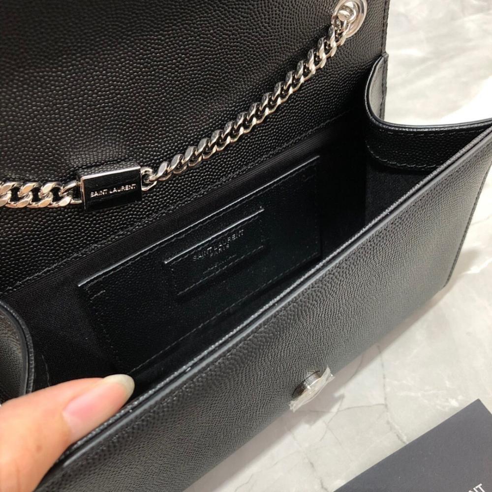 Modern Italian-Inspired Shoulder Bag