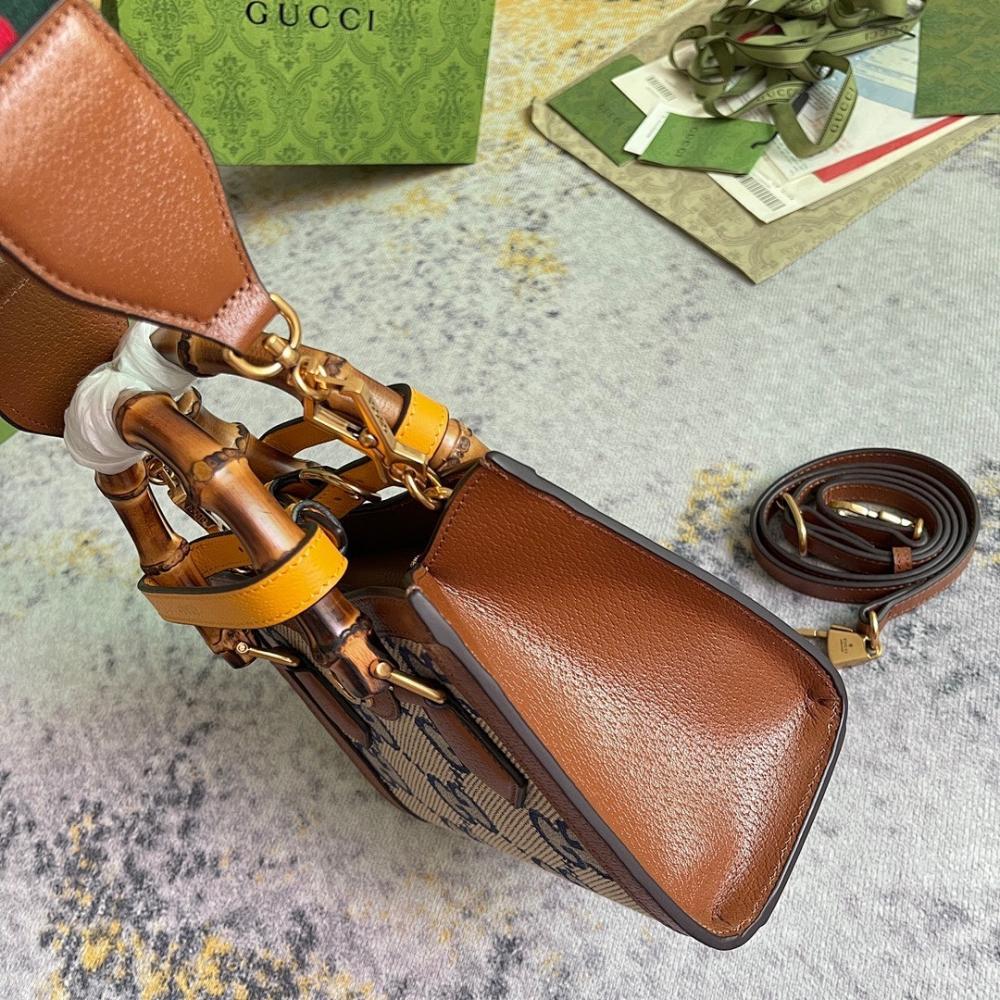 Elegant Crossbody Bag – Limited Edition
