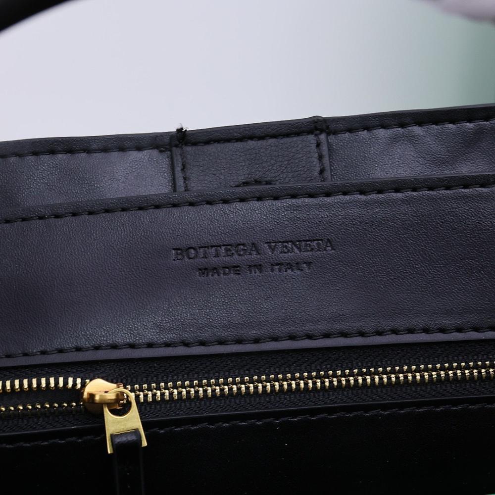 Italian-Inspired Elegant Bag