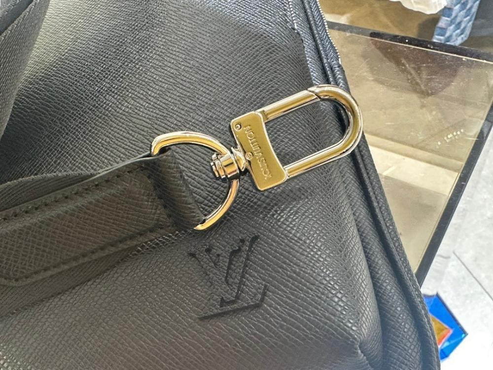 Luxury Refined Canvas Shoulder Bag
