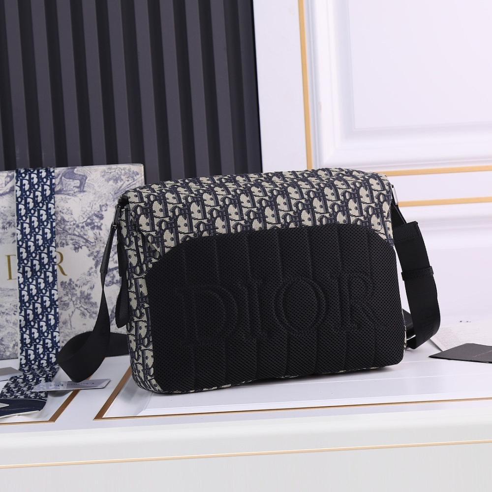 Modern Italian-Inspired Black Quilted Jacquard Shoulder Bag