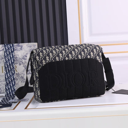 Modern Italian-Inspired Black Quilted Jacquard Shoulder Bag