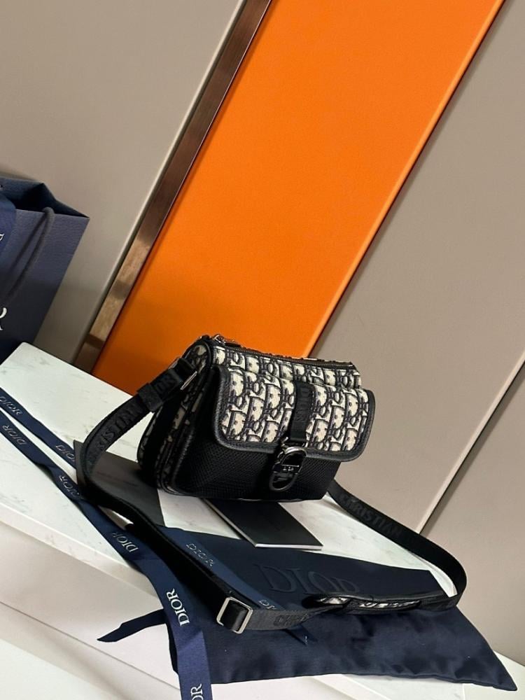 Stylish Black Printed Jacquard Crossbody Bag – Limited Edition