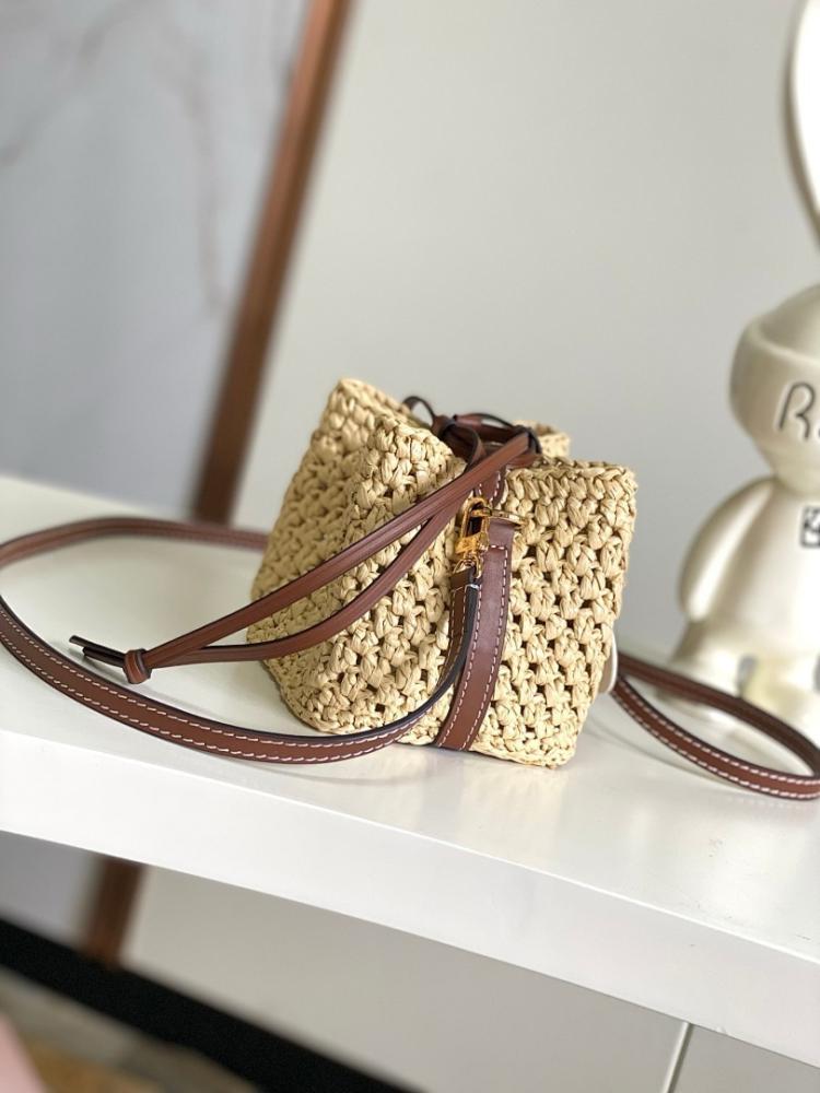 Italian-Inspired Stylish Embroidered Raffia Shoulder Bag