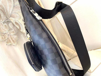 Elegant Refined Leather Crossbody Bag
