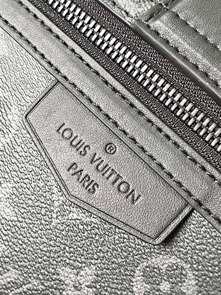 Modern Leather Shoulder Bag – Limited Edition