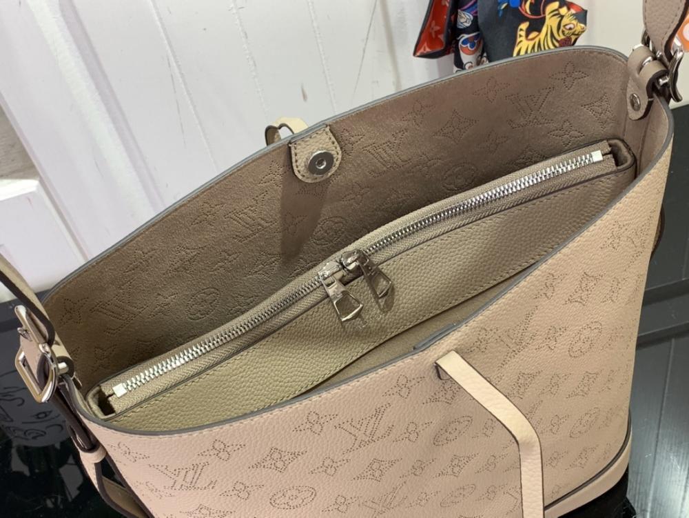 Elegant Shoulder Bag
