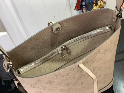 Elegant Shoulder Bag