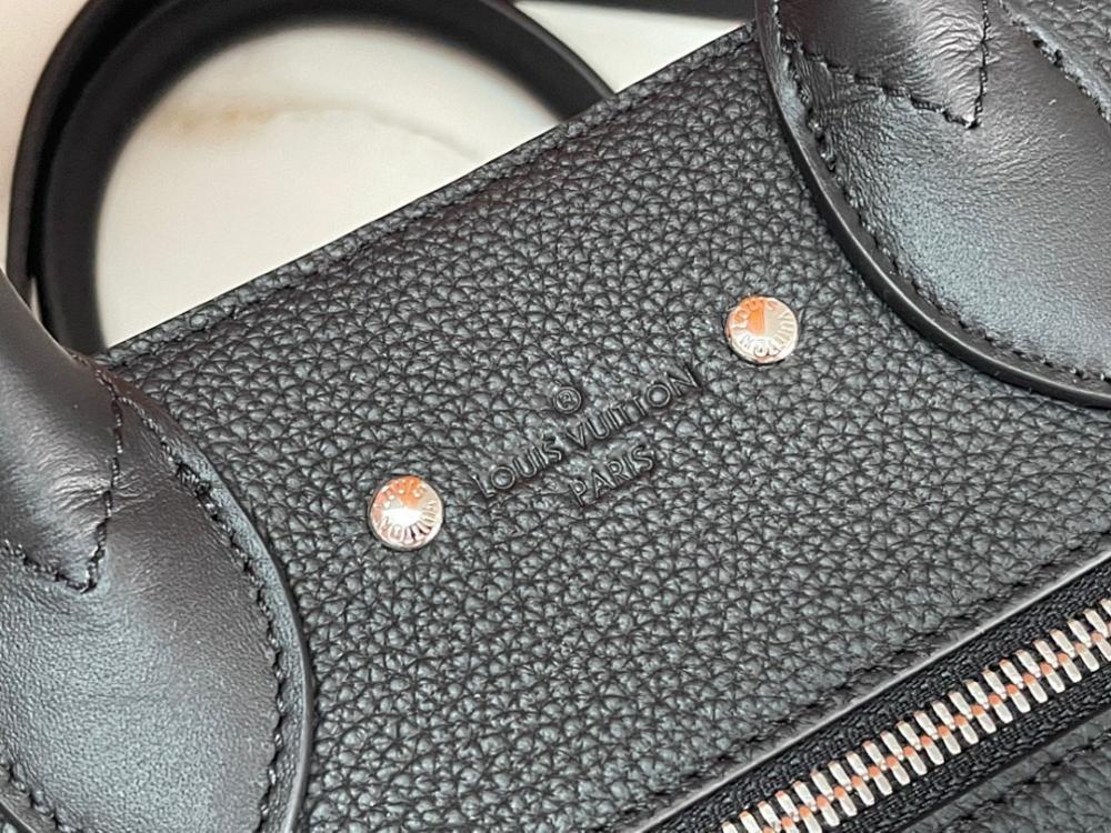 Stylish Refined Leather Shoulder Bag