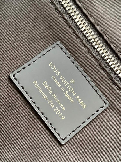 Elegant Refined Canvas Shoulder Bag