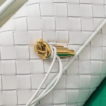 Classic Refined Shoulder Bag