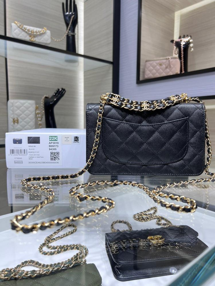 Classic Shoulder Bag