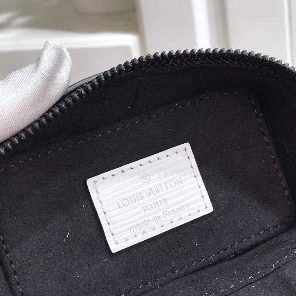 Classic Shoulder Bag