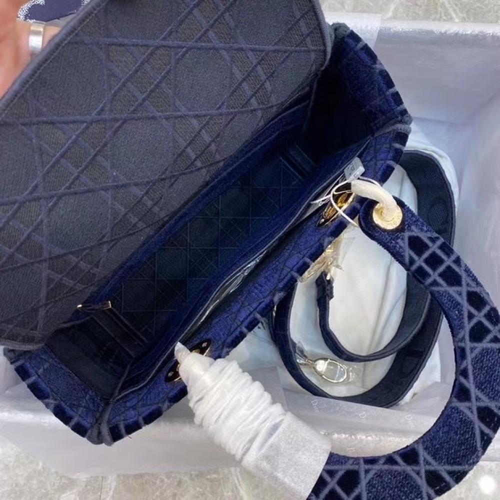 Elegant Shoulder Bag