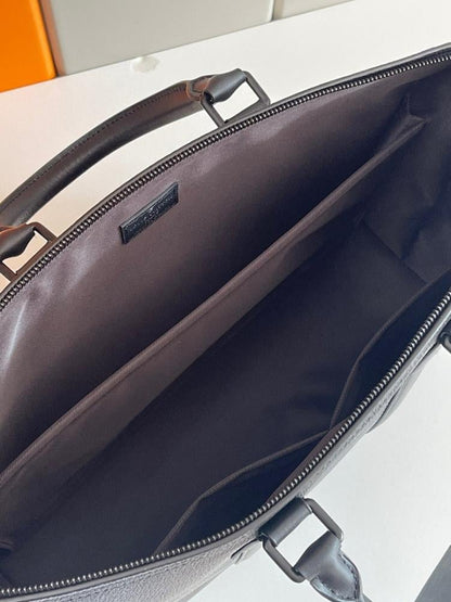 Modern Italian-Inspired Leather Crossbody Bag