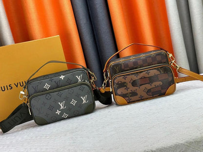 Modern Refined Black Shoulder Bag