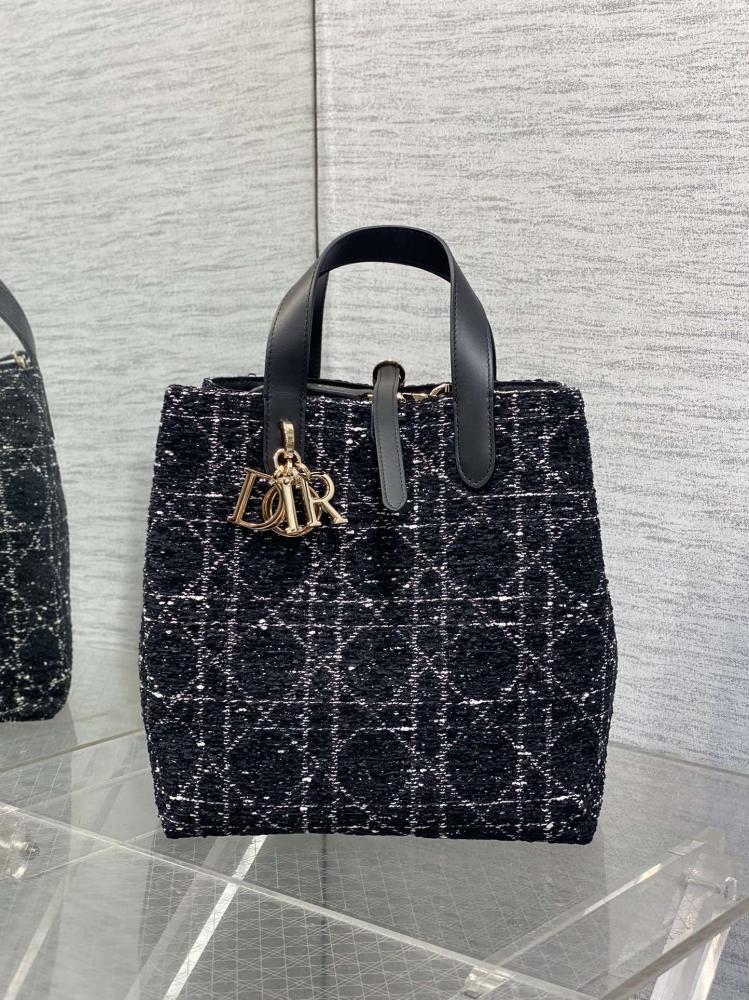 Alma Shoulder Bag