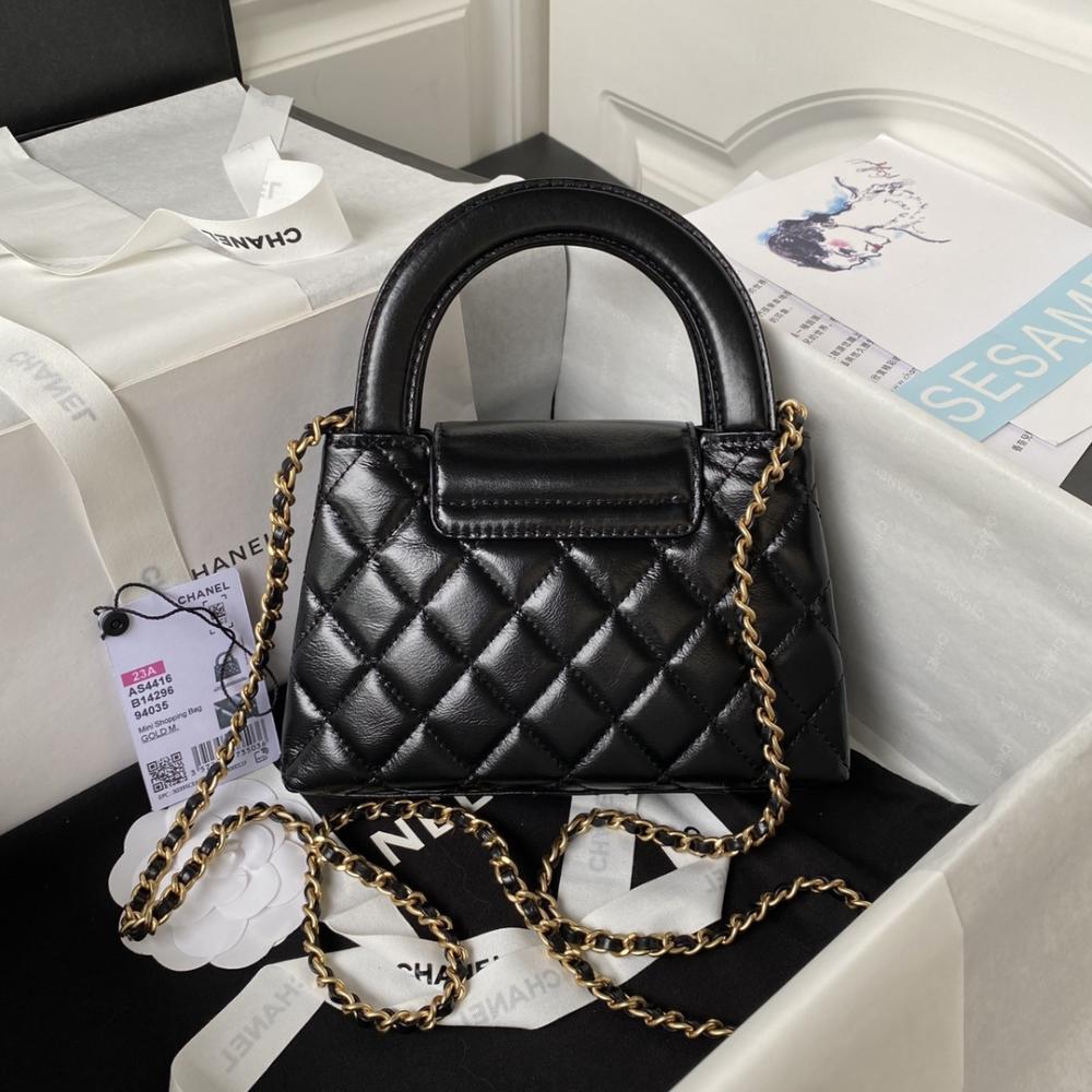 Elegant Leather Top Handle Bag