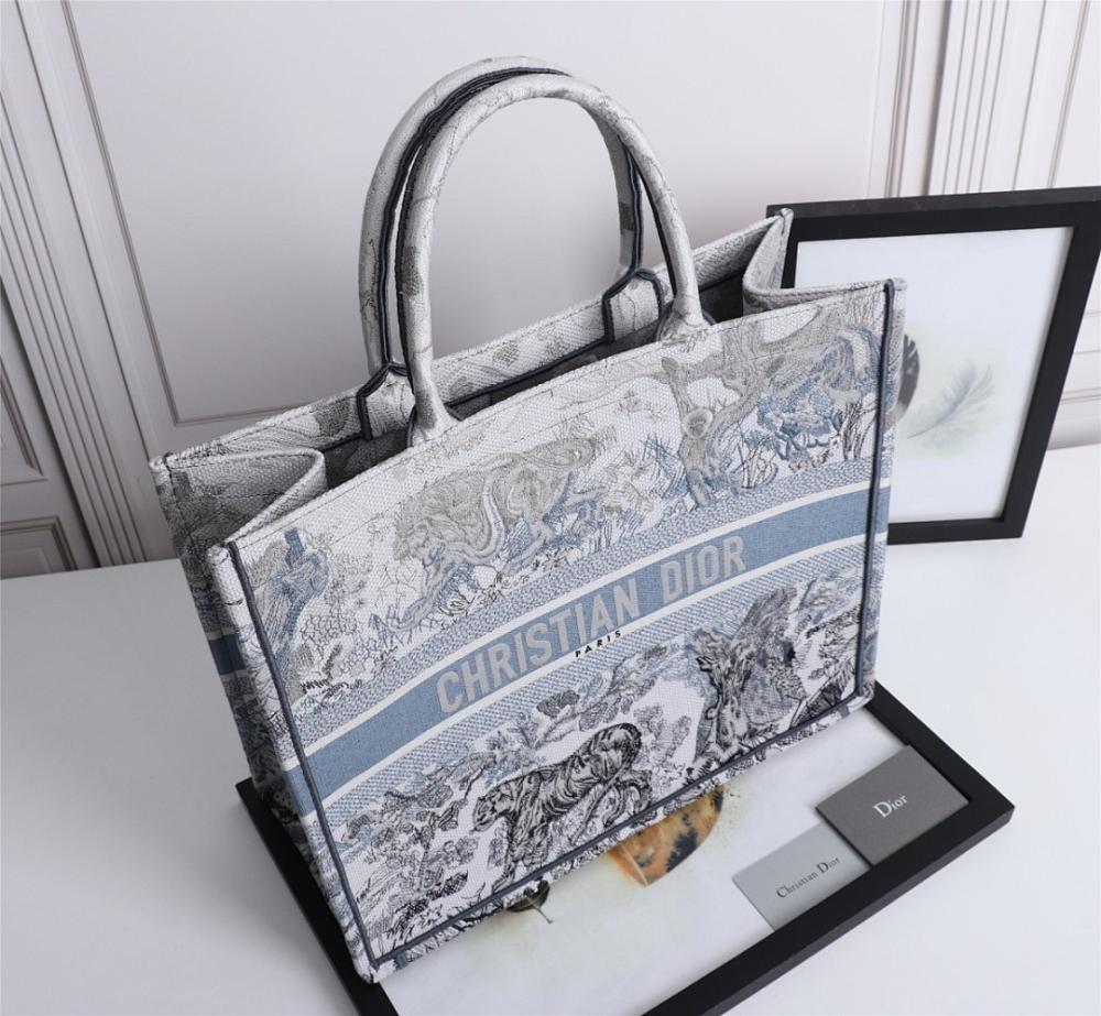 Luxury Elegant Black Embroidered Top Handle Bag