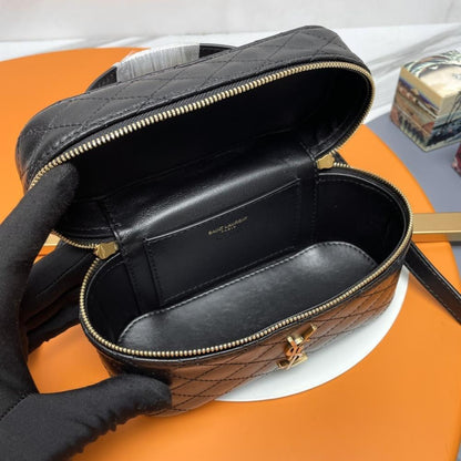 Classic Shoulder Bag