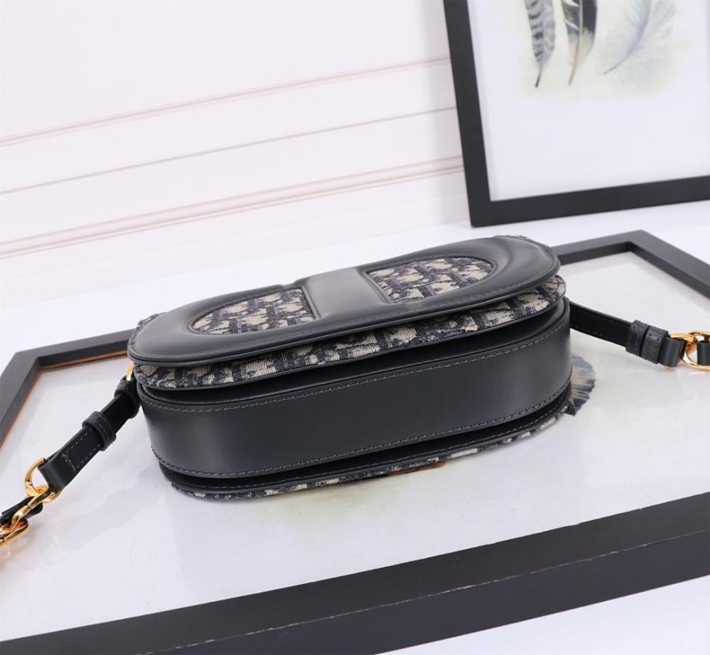 Modern Italian-Inspired Quilted Leather Shoulder Bag