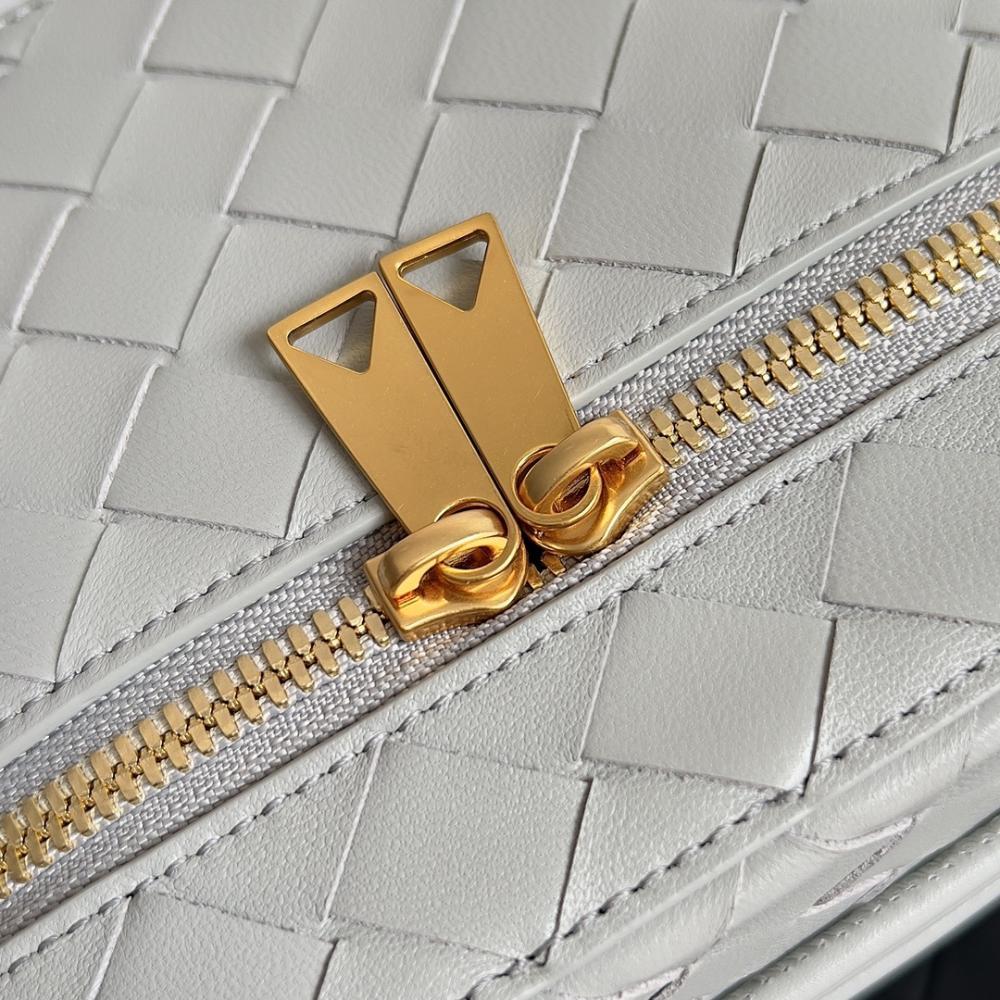 Elegant Shoulder Bag