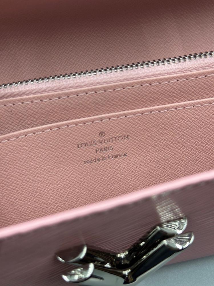 Twist Leather Wallet