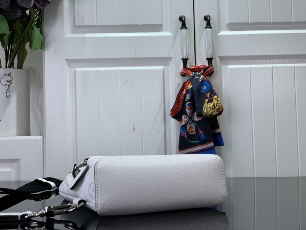 Practical Leather Shoulder Bag