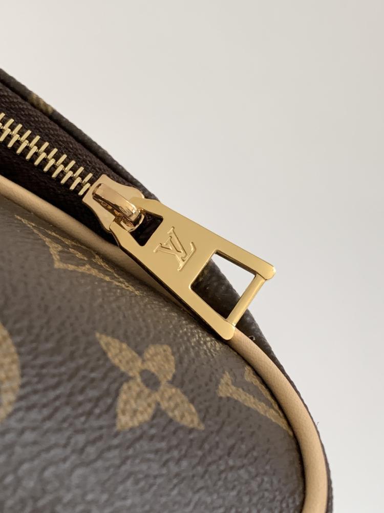 Elegant Leather Shoulder Bag