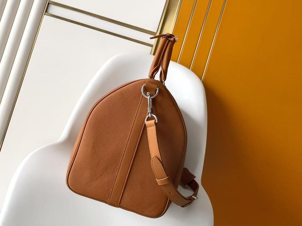 Elegant Leather Travel Bag