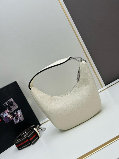 Elegant Leather Shoulder Bag – Special Edition