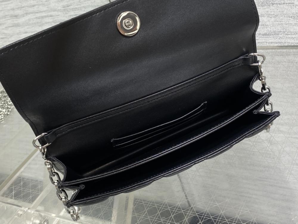Elegant Leather Top Handle Bag