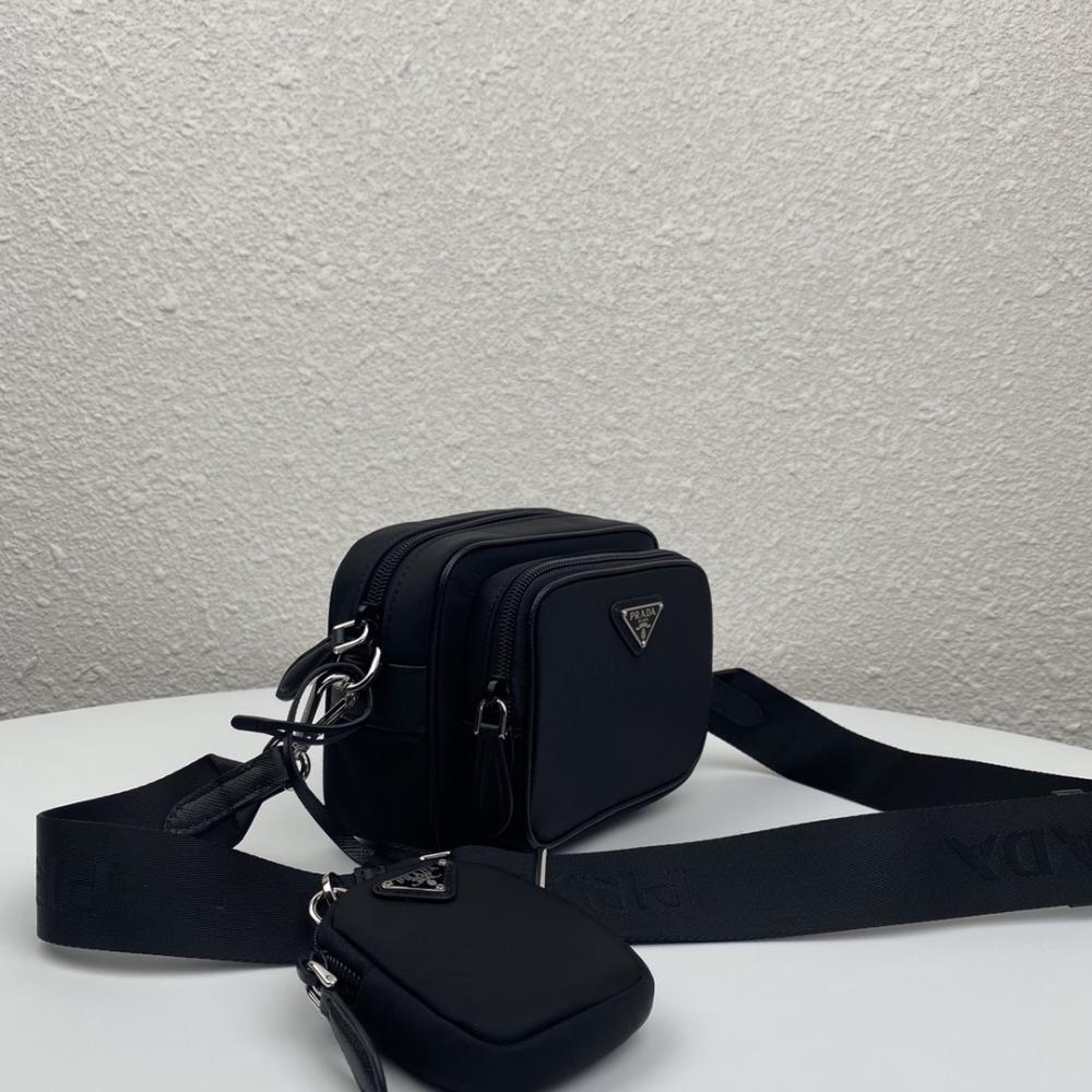 Classic Shoulder Bag