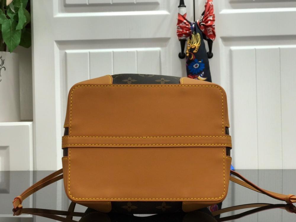 Classic Elegant Shoulder Bag