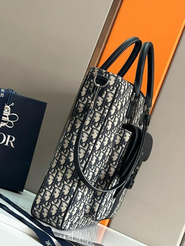 Stylish Refined Black Printed Leather Shoulder Bag
