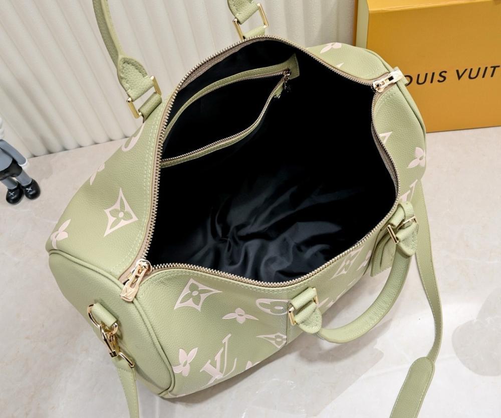 Classic Refined Leather Shoulder Bag