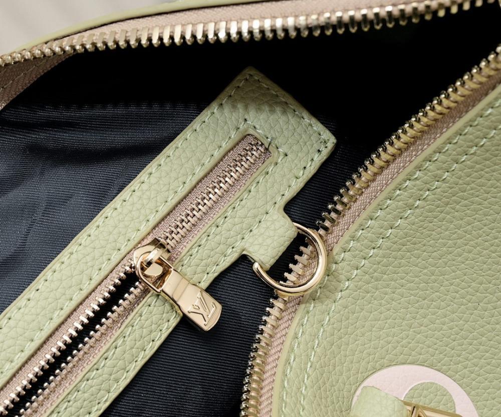 Classic Refined Leather Shoulder Bag