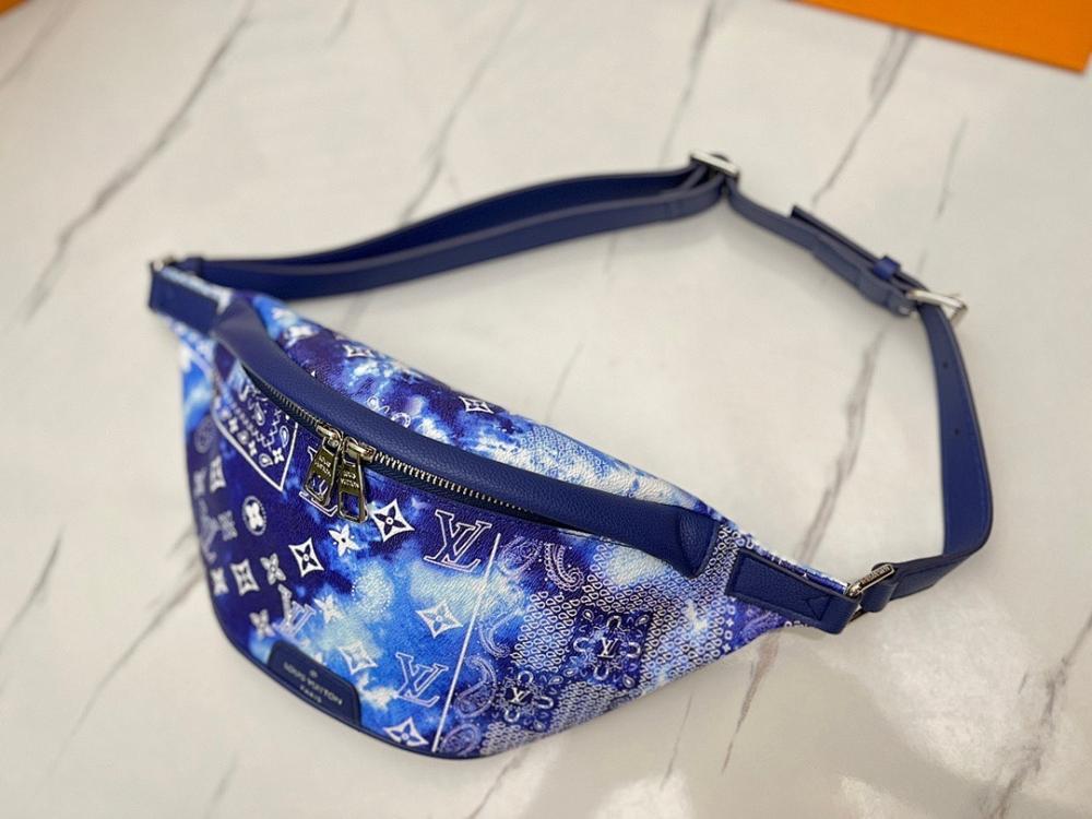 Classic Leather Shoulder Bag – Limited Edition