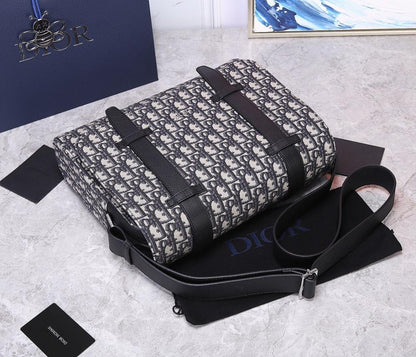 Modern Luxury Beige Embroidered Jacquard Shoulder Bag – Limited Edition