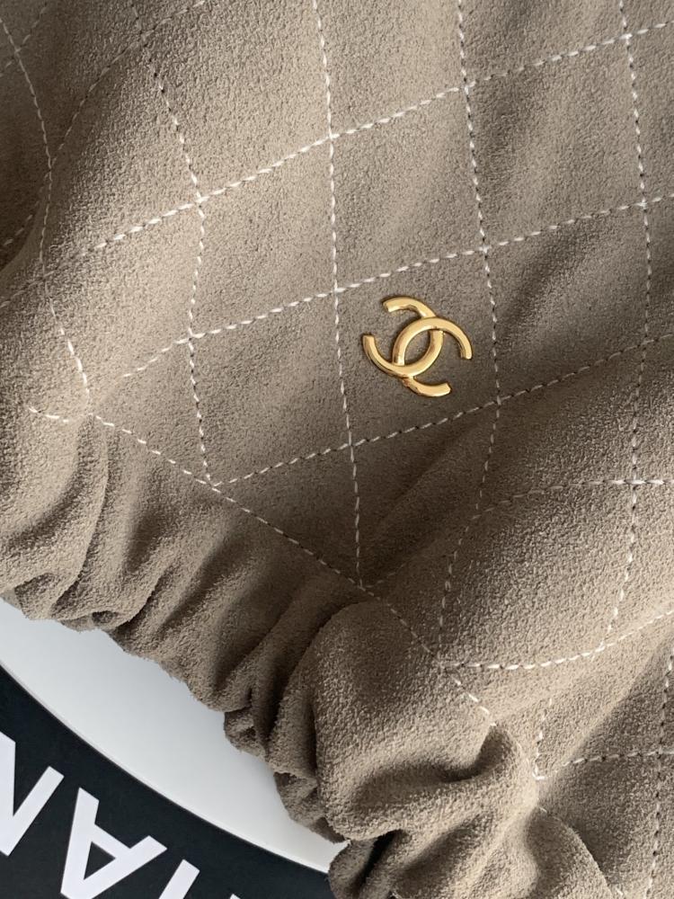 Classic Quilted Leather Shoulder Bag