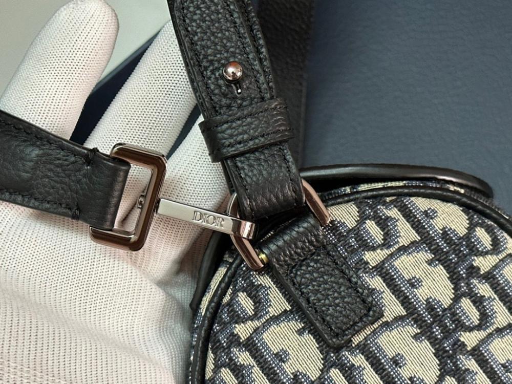 Luxury Black Leather Shoulder Bag – Limited Edition