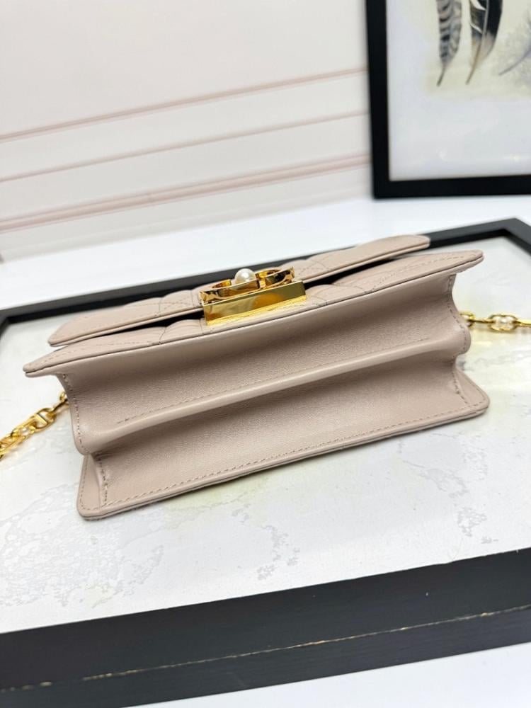 Modern Stylish Quilted Leather Shoulder Bag