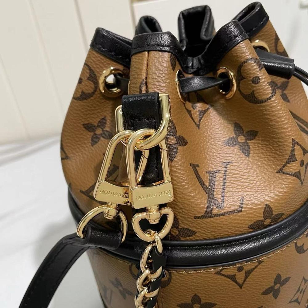 Classic Italian-Inspired Bucket Bag