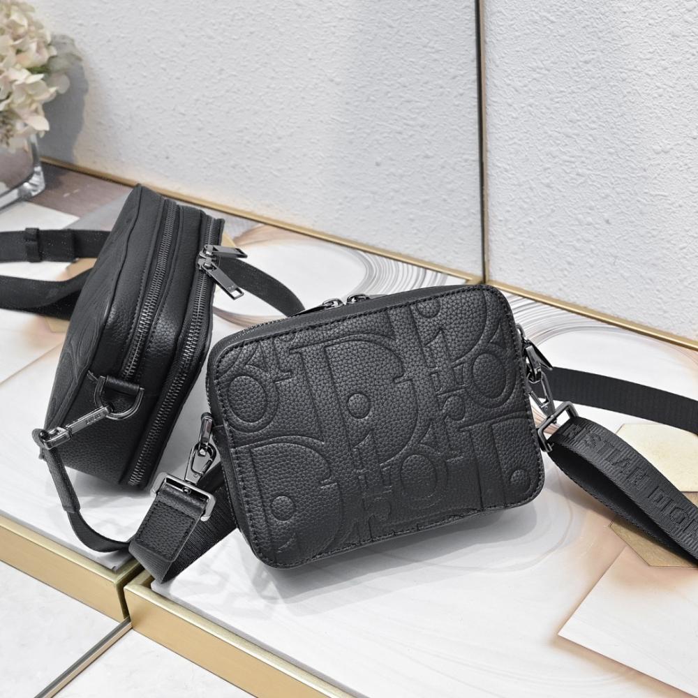 Alma Leather Shoulder Bag