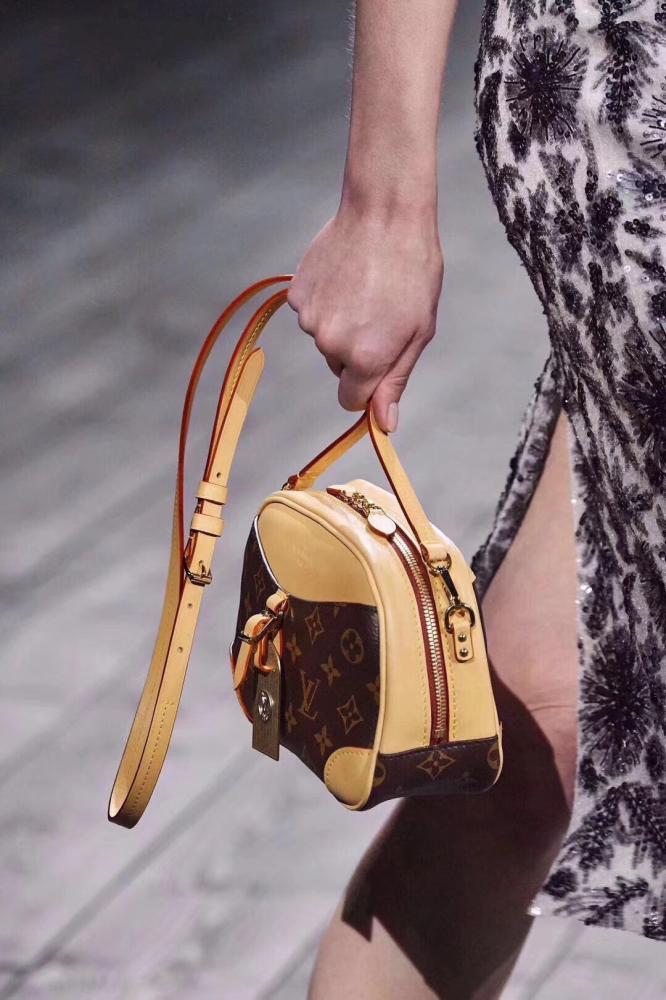 Elegant Shoulder Bag