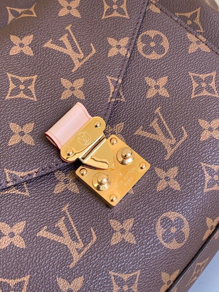Classic Elegant Shoulder Bag