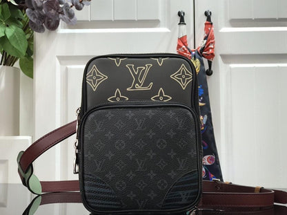 Classic Crossbody Bag