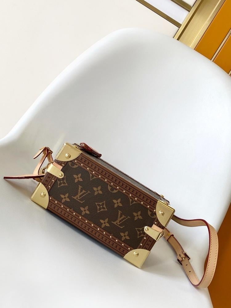 Luxury Refined Studded Leather Shoulder Bag