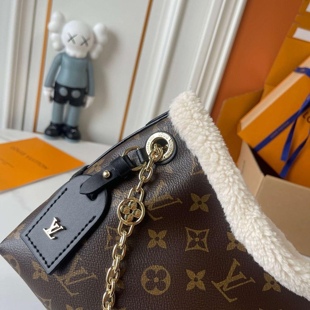 Modern Italian-Inspired Lambskin Shoulder Bag
